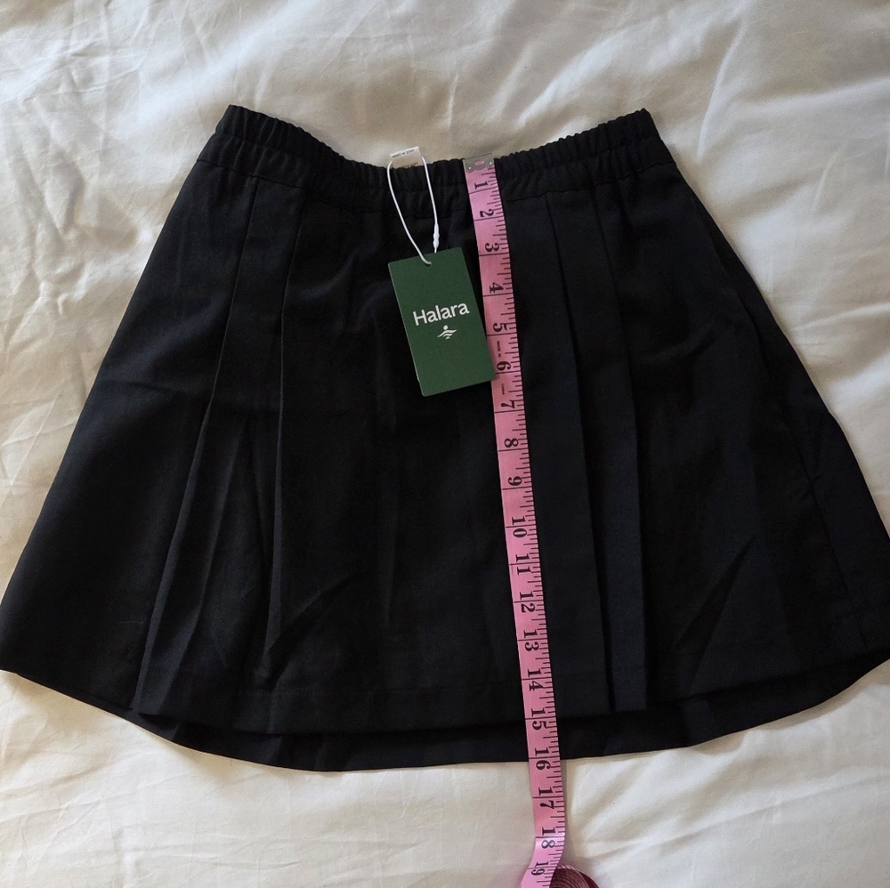 HALARA Black Pleated Skater Skirt with Built-In Shorts - Picture 4 of 6